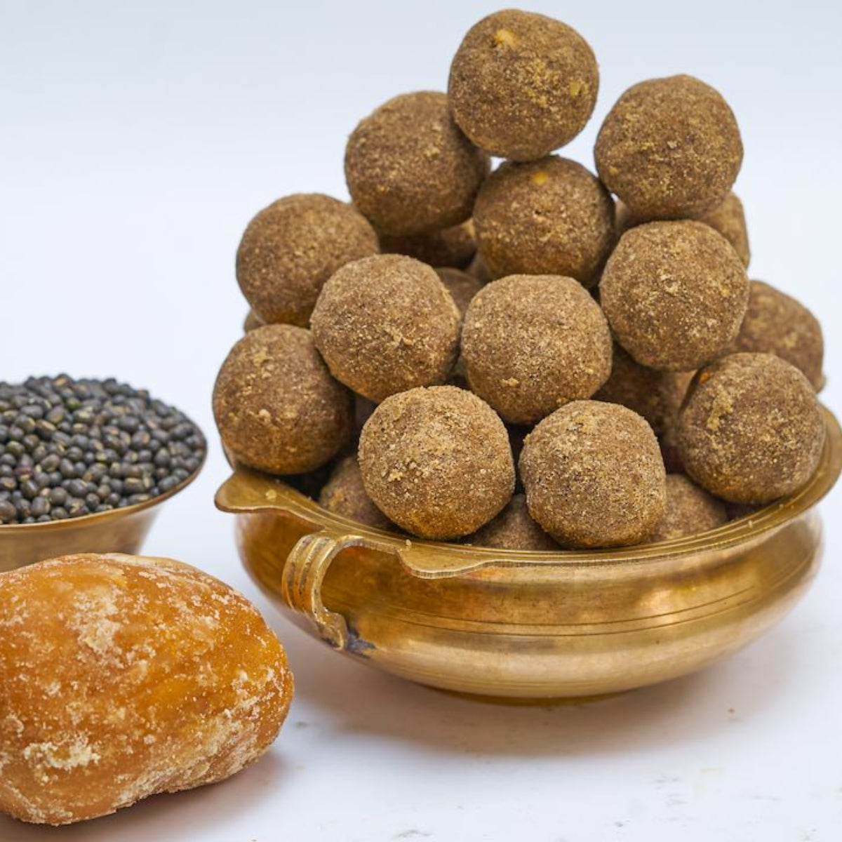 Assorted laddus